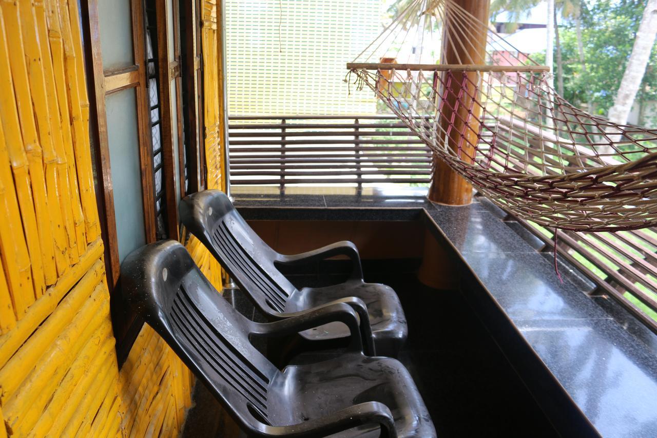 Hôtel Mummy Bamboo House à Varkala Extérieur photo
